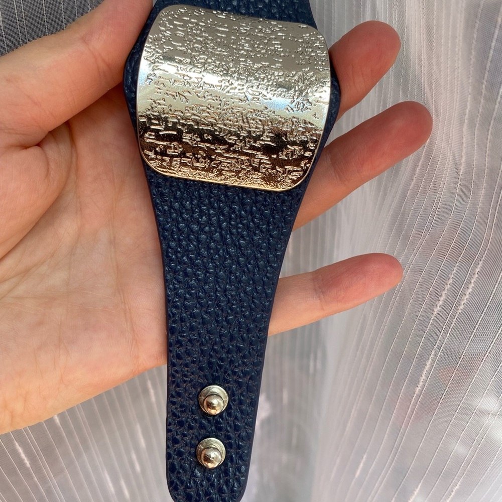 Wide blue leather wrist bracelet - Picture 3 of 5